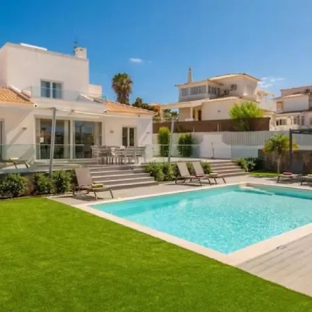Apartment Modern Amazing Location Close To Amenities
