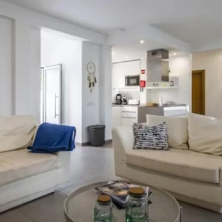 Modern Amazing Location Close To Amenities 公寓 阿尔布费拉
